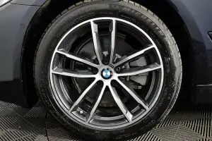 BMW  12