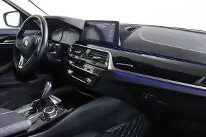 BMW  8