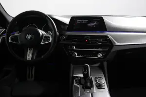 BMW  8