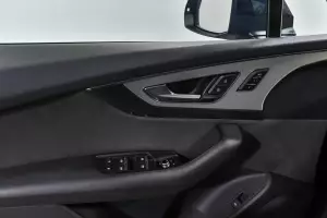 Audi  9