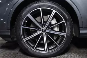 Audi  8