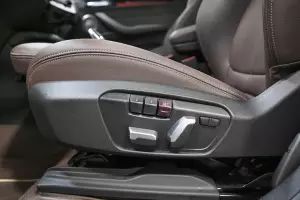 BMW  12