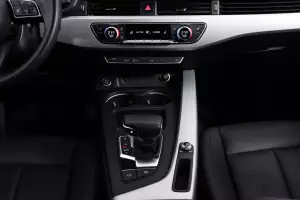 Audi  9
