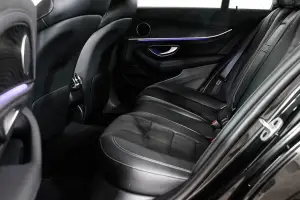 Mercedes-Benz  16