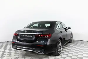 Mercedes-Benz  4