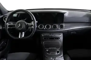 Mercedes-Benz  9