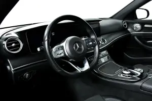 Mercedes-Benz  10