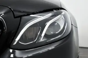 Mercedes-Benz  6