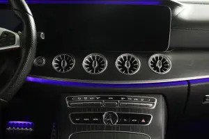 Mercedes-Benz  11