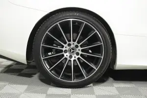 Mercedes-Benz  8