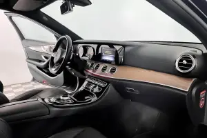 Mercedes-Benz  11