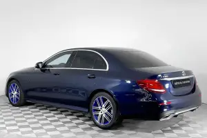 Mercedes-Benz  4