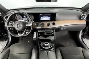 Mercedes-Benz  6
