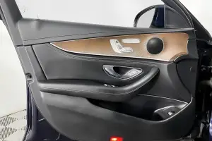 Mercedes-Benz  8