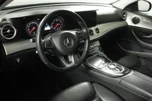 Mercedes-Benz  10