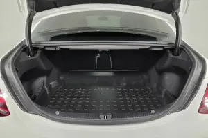Mercedes-Benz  16