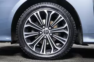Toyota  8