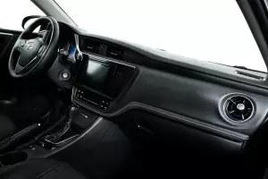 Toyota  9