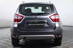 Nissan  5