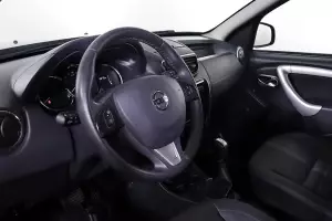Nissan  6
