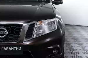 Nissan  11