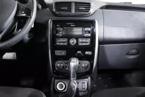 Nissan  12
