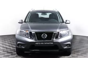 Nissan  2