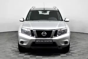 Nissan  2