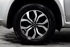 Nissan  6
