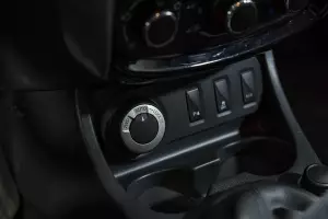 Nissan  10
