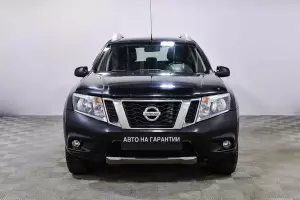 Nissan  2