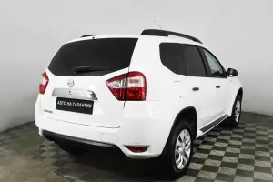 Nissan  4
