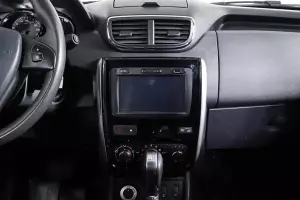 Nissan  12