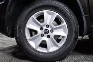Nissan  9