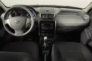 Nissan  10