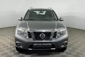 Nissan  19
