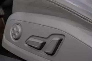 Audi  12