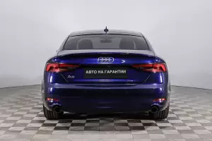 Audi  5