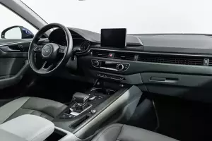 Audi  9