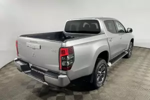 Mitsubishi  3