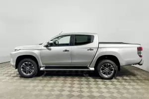 Mitsubishi  4
