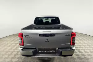 Mitsubishi  5