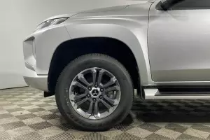 Mitsubishi  7