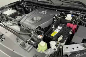 Mitsubishi  8