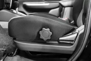 Mitsubishi  6