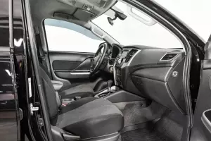 Mitsubishi  4