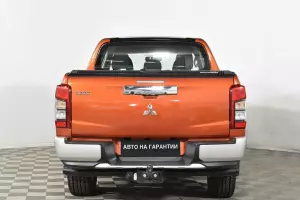 Mitsubishi  5