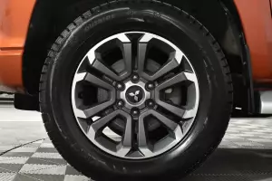 Mitsubishi  8
