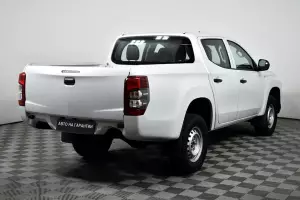 Mitsubishi  4