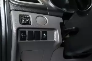Mitsubishi  8